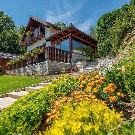 Holiday Home Mare Near River Karlovac Bagian luar foto