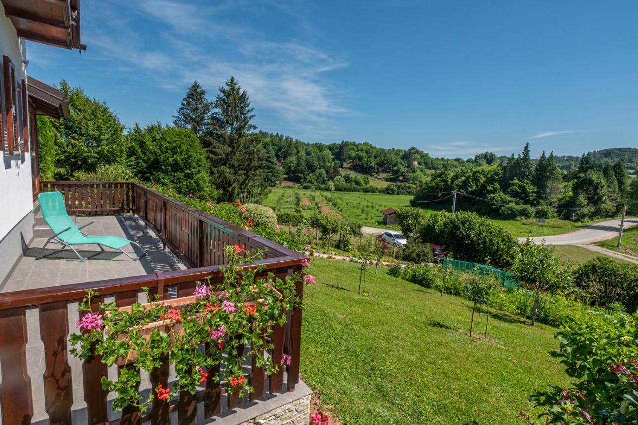 Holiday Home Mare Near River Karlovac Bagian luar foto