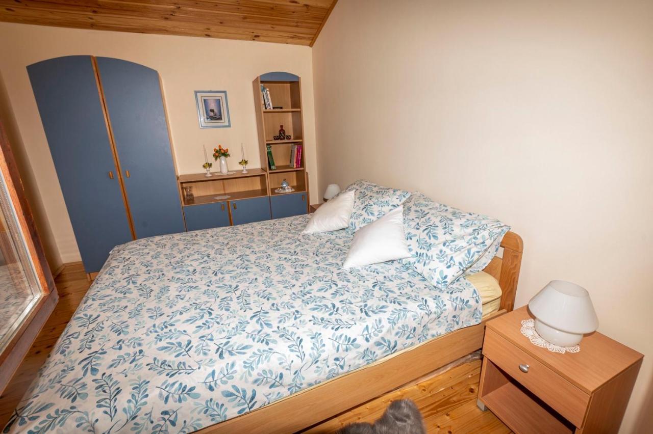 Holiday Home Mare Near River Karlovac Bagian luar foto